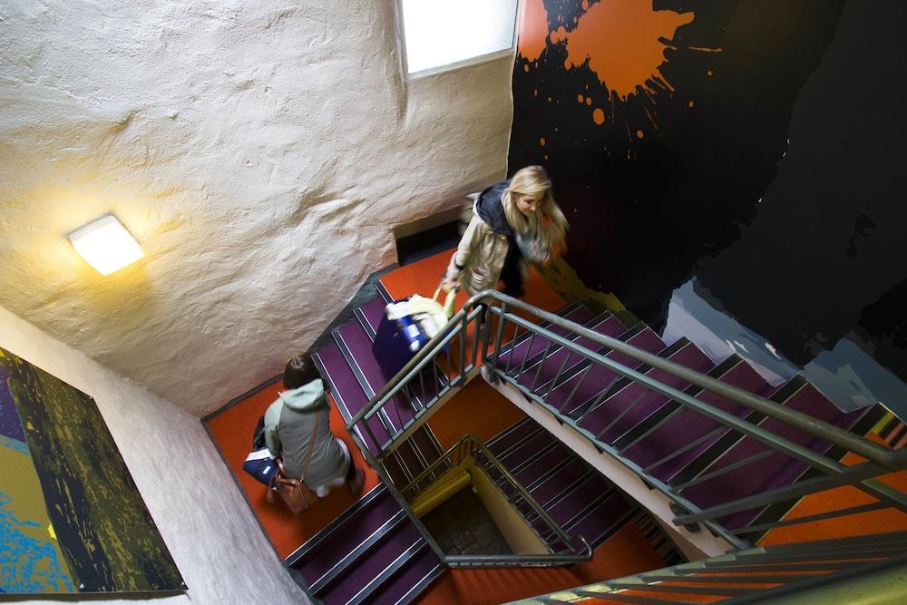 Snoozles Quay Street Tourist Hostel Galway Exterior foto