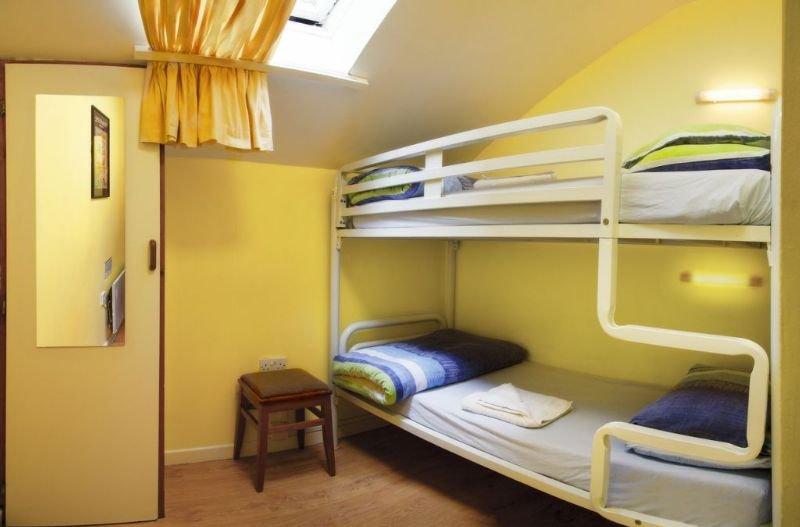 Snoozles Quay Street Tourist Hostel Galway Exterior foto