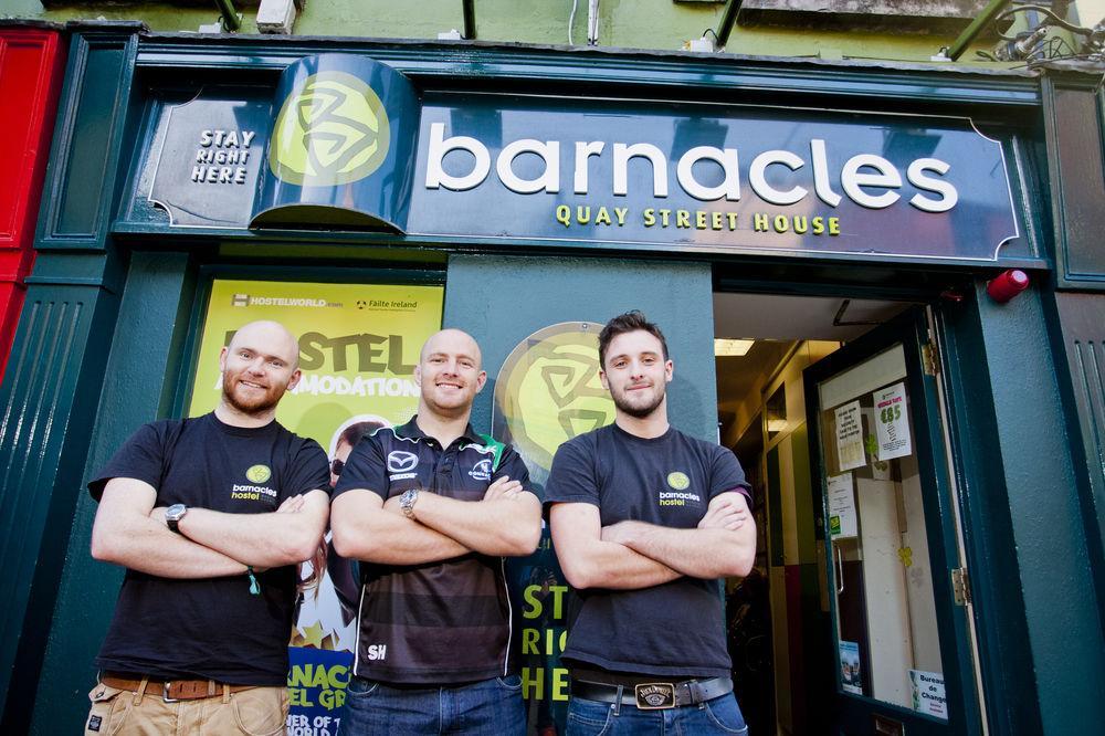 Snoozles Quay Street Tourist Hostel Galway Exterior foto