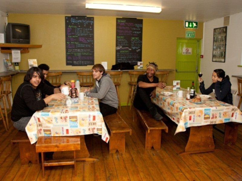 Snoozles Quay Street Tourist Hostel Galway Exterior foto