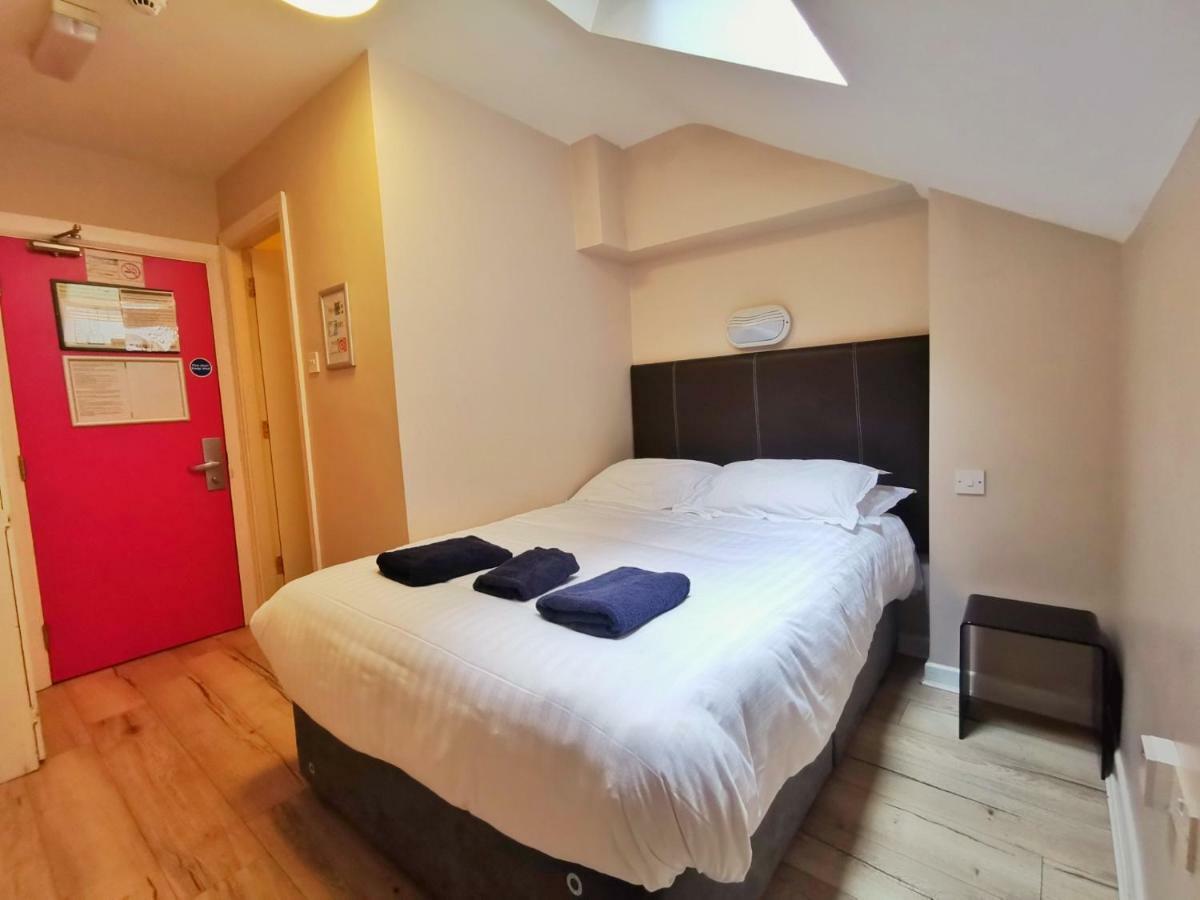 Snoozles Quay Street Tourist Hostel Galway Exterior foto