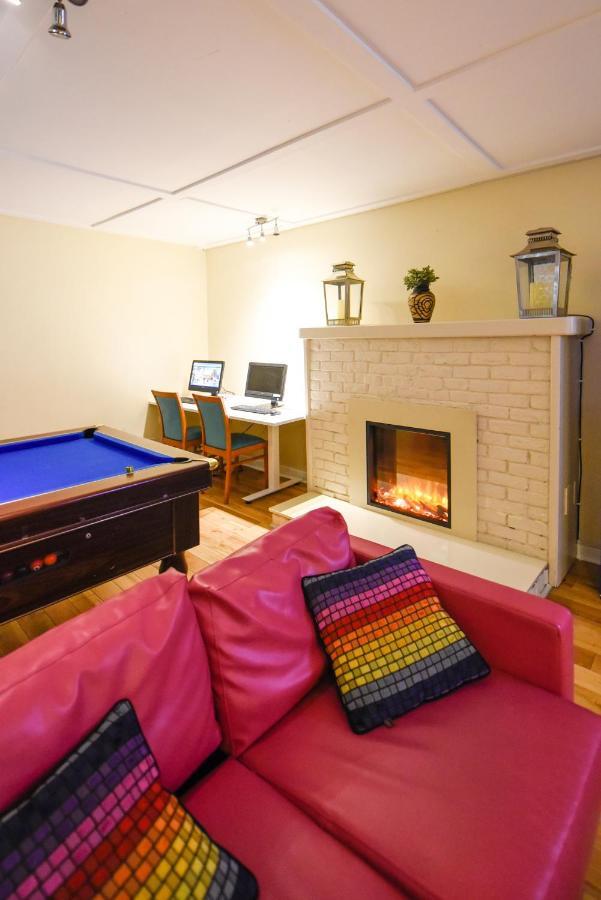 Snoozles Quay Street Tourist Hostel Galway Exterior foto